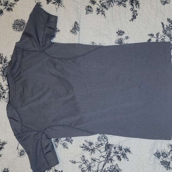 *Donating on 3/12 if not purchased*    Nike Baseball Workout shirt - Picture 3 of 3